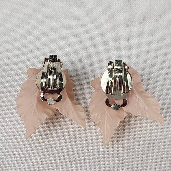 Vintage Western Germany Pink Celluloid Floral Clip On Earrings - Picture 3 of 5